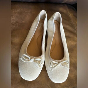 Born slip on flats cream color suede